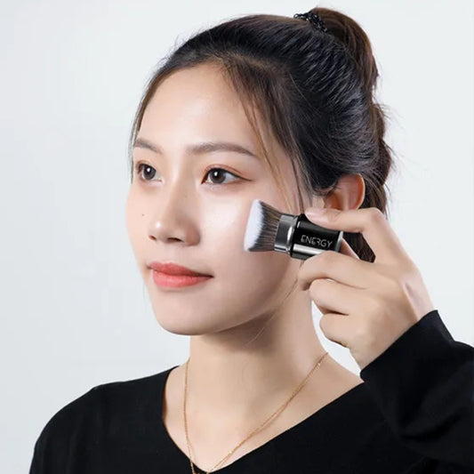 Bevel foundation brush for precise application 2