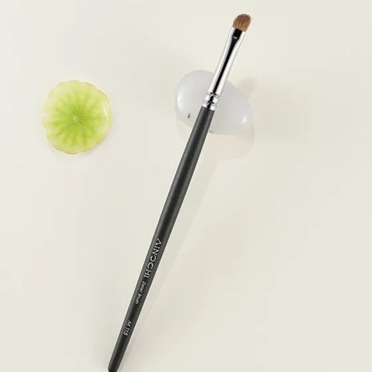 Precision liner brush for controlled makeup application 2