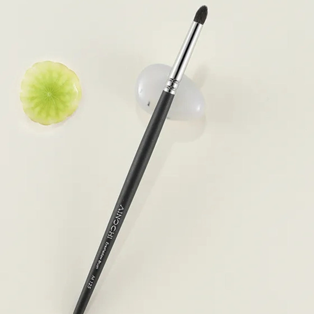 Premium goat hair bristles for seamless blending 2