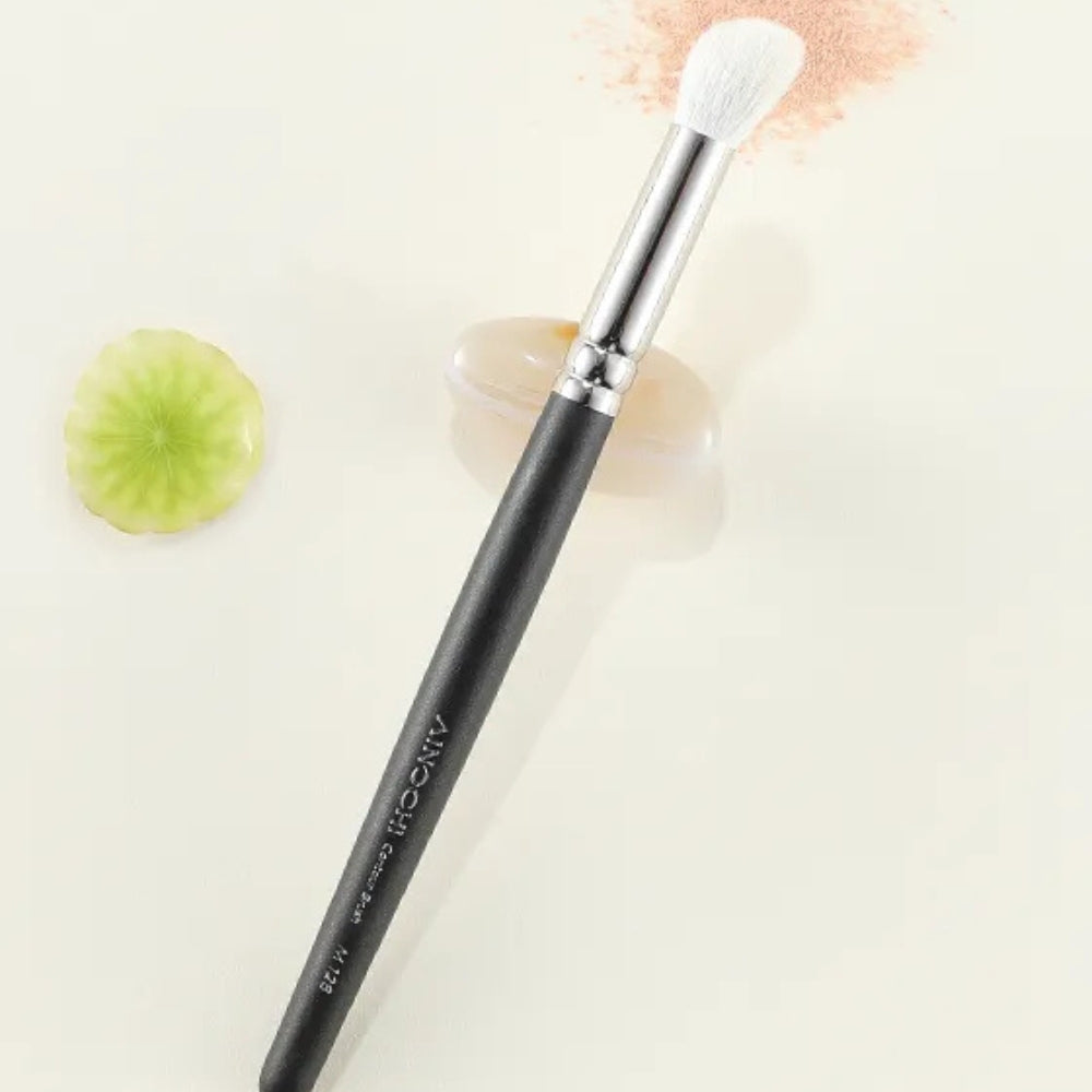 Small contouring brush for refined makeup looks 2
