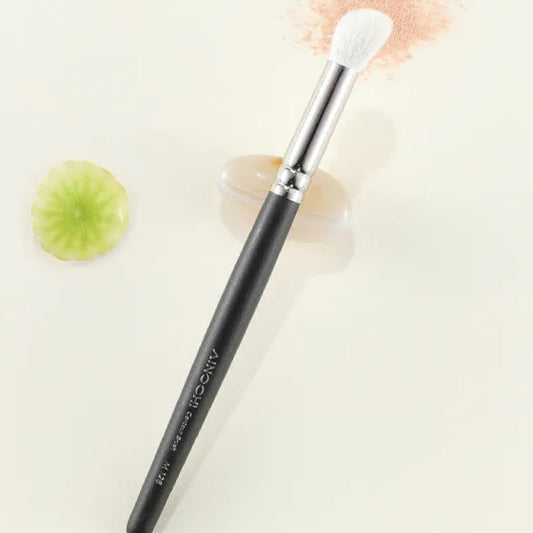 Small contouring brush for refined makeup looks 2