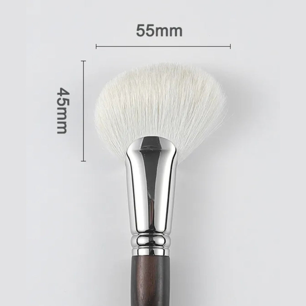 Angled fan contour brush for precise definition 4
