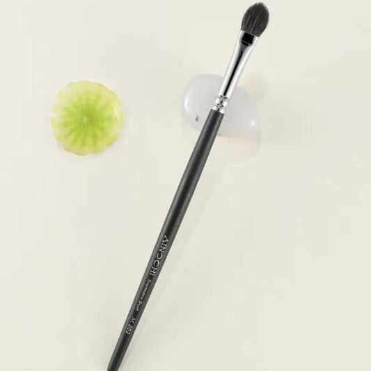 Angled blending brush for precise shading and contouring 2