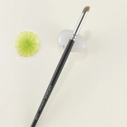 Ainochi M526 Precision Eyeshadow Concealer Brush for flawless blending 2
