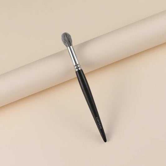 Fluffy round makeup brush for smooth finish 2