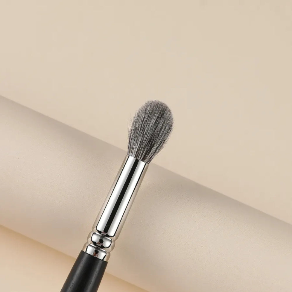 Fluffy round makeup brush for smooth finish 3