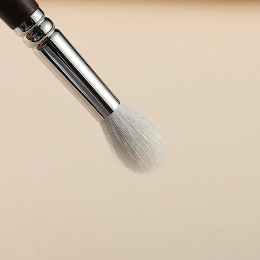 Professional highlighter brush for glowing skin 3