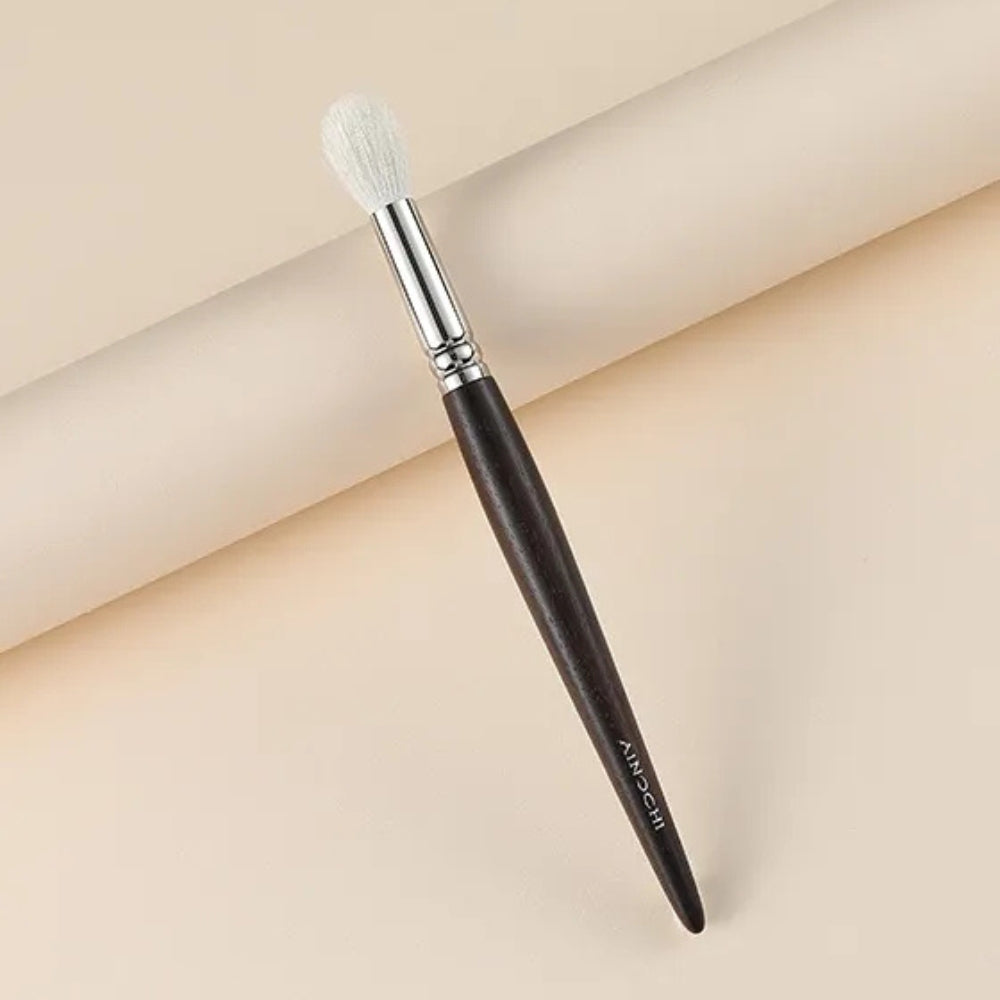 Professional highlighter brush for glowing skin 4