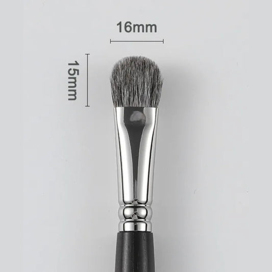 Professional eyeshadow brush for base shades 2