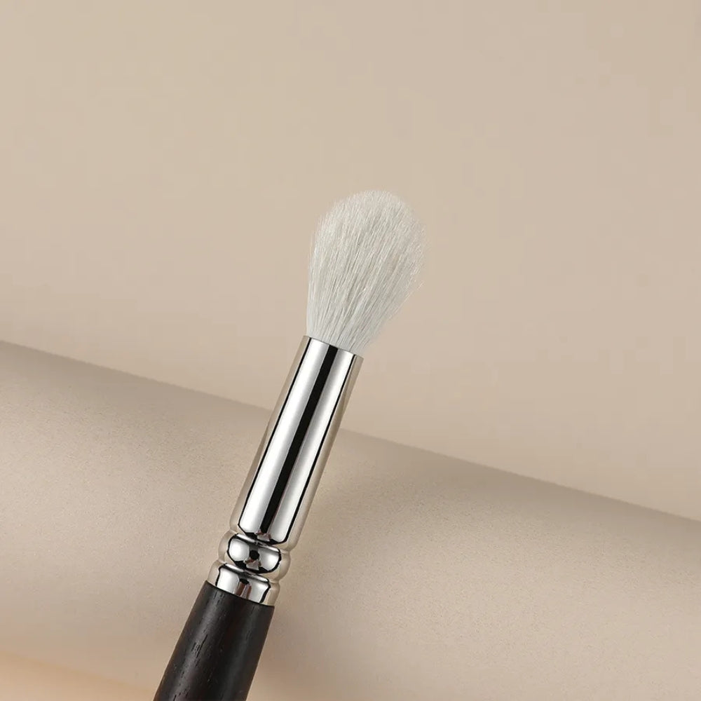 Professional round makeup brush for highlighting 3