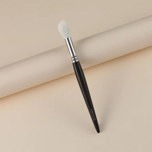 Professional round makeup brush for highlighting 2