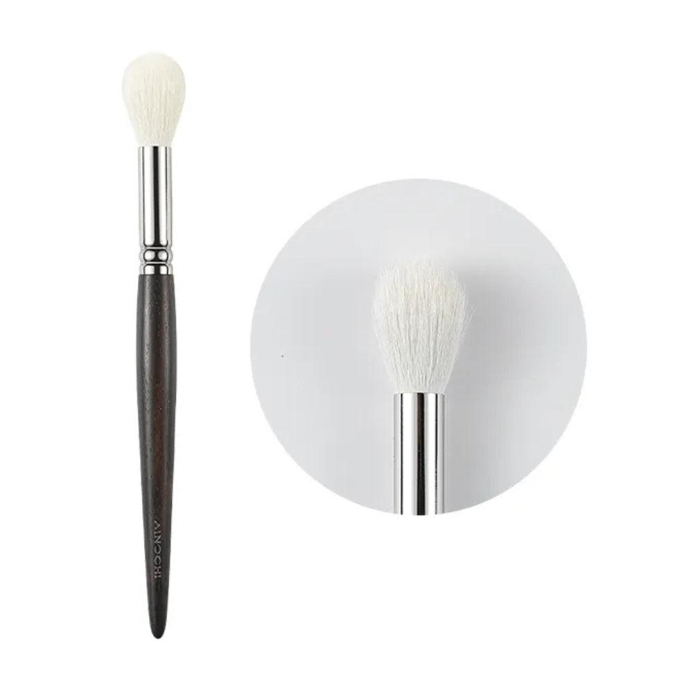 Professional round makeup brush for highlighting 1