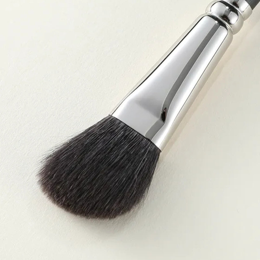 Professional contour brush for flawless definition 3