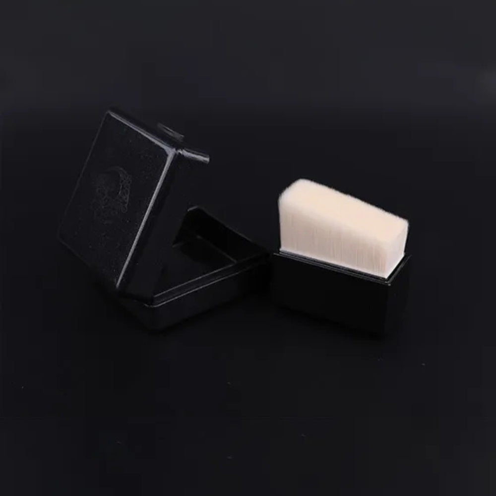 F106 Flat Foundation Brush Flawless, Streak-Free Application 3