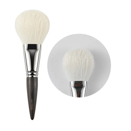 Round powder brush for seamless blending 1