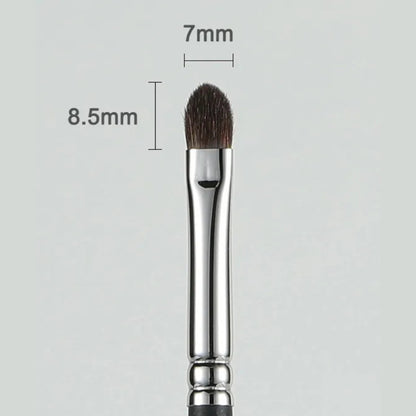 Professional-quality eyeshadow blending brush 5