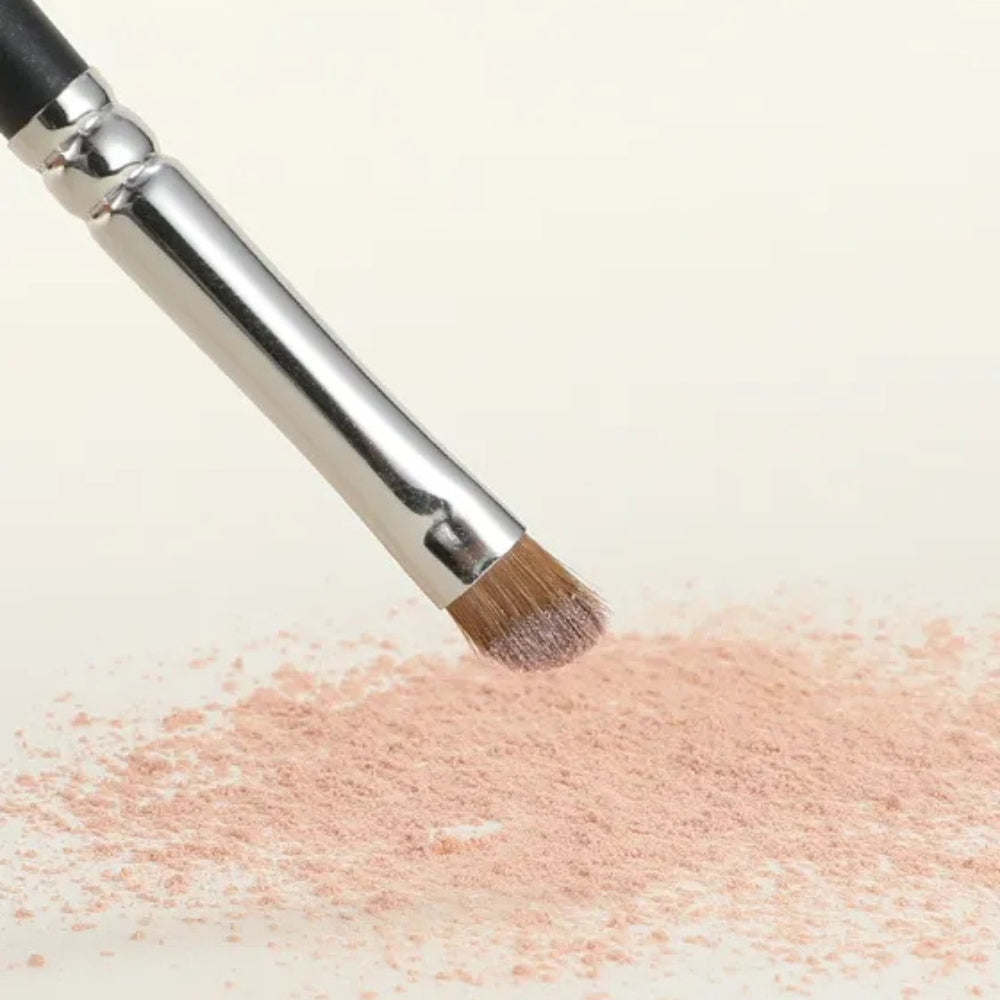 Precision liner brush for controlled makeup application 4