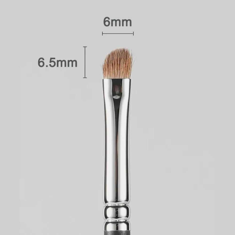 Precision liner brush for controlled makeup application 5