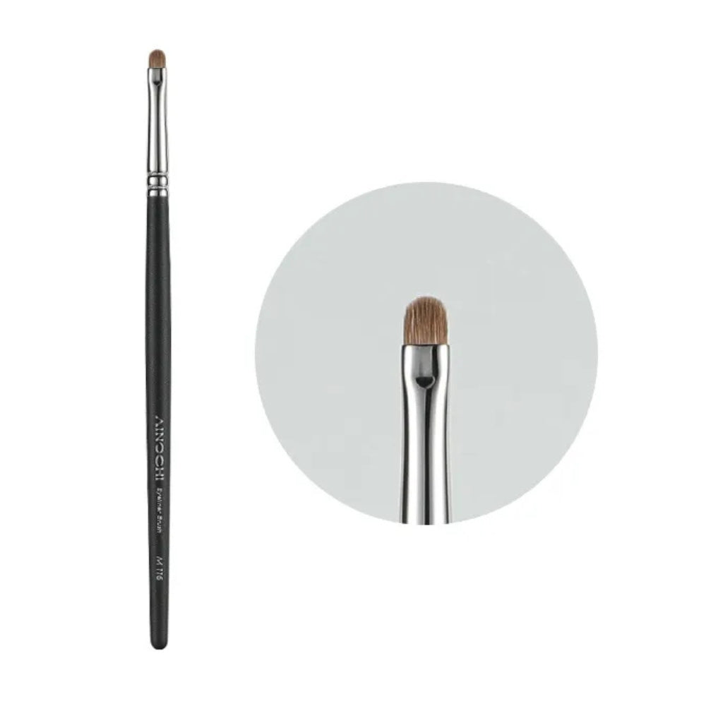 Professional eyeliner blending brush for soft definition 1