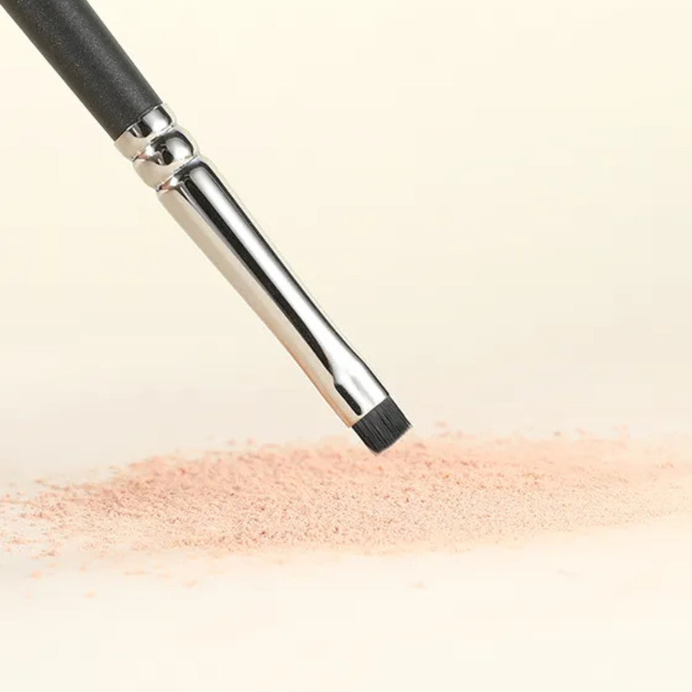 Precision flat brush for gel, cream, and powder eyeliner 4
