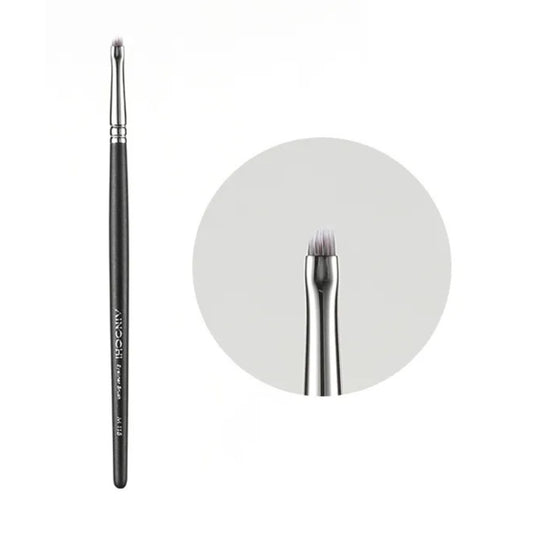 Professional eyeliner brush for controlled application 1