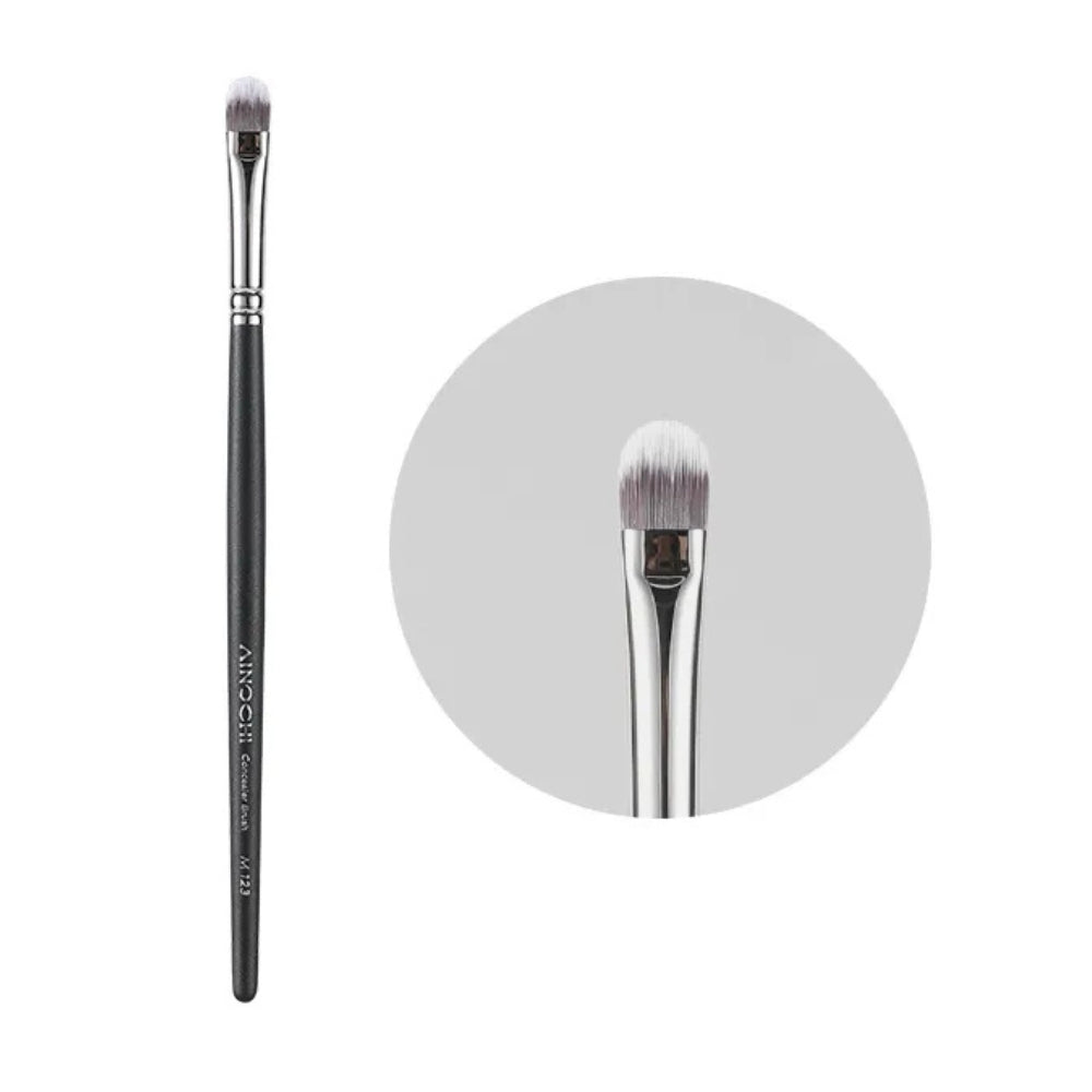 Soft bristle concealer brush for streak-free blending 1