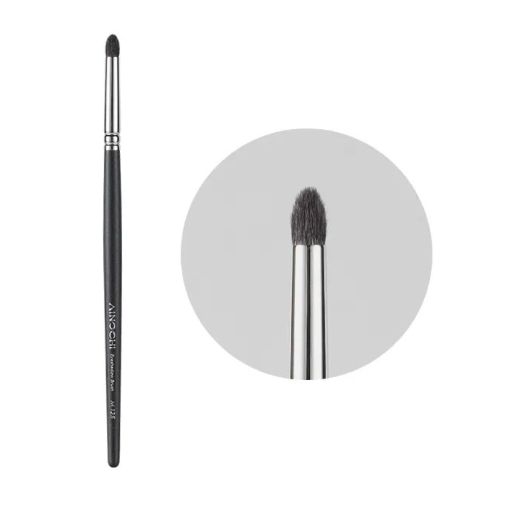 Premium goat hair bristles for seamless blending 1