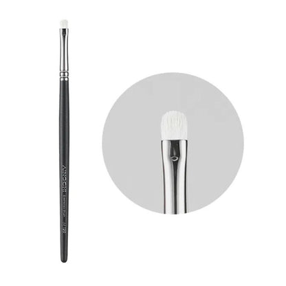 Soft goat hair bristles for seamless eyeshadow application 1