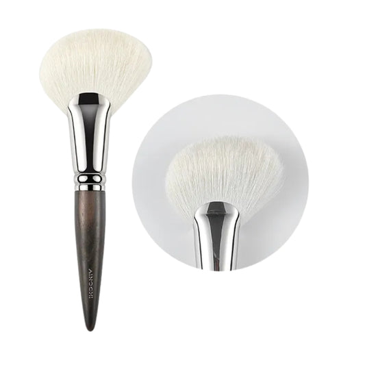 Angled fan contour brush for precise definition 1