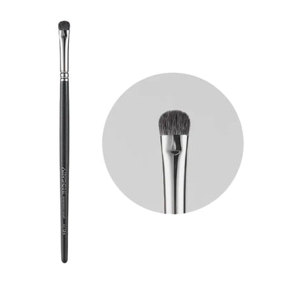 Compact and travel-friendly blending brush for eye makeup 1