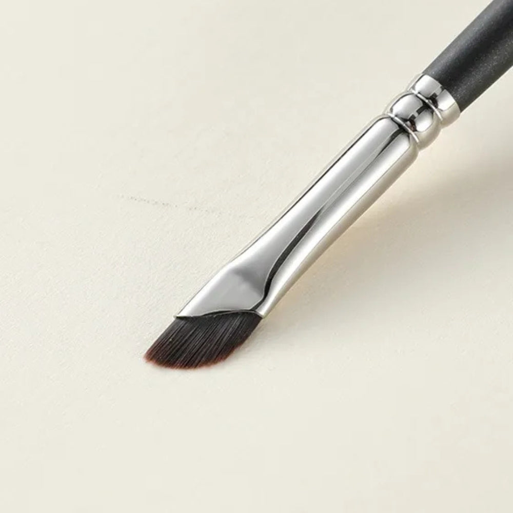 Versatile eyeliner brush for gel, liquid, cream, and powder formulas 3