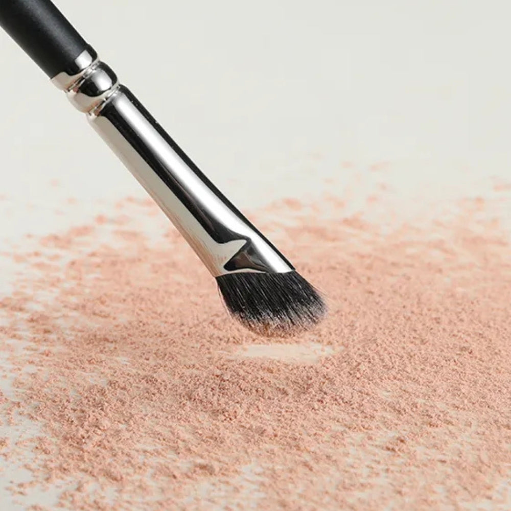 Ainochi M152 Sickle Detail Eyeshadow  Makeup Brush - Precision Shading & Defined Blending