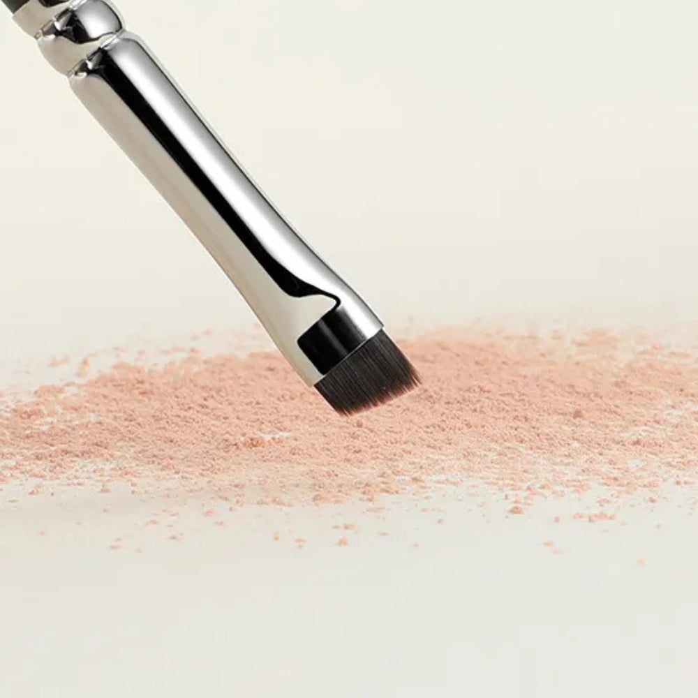 Essential eyebrow filling and sculpting brush for beauty lovers 4