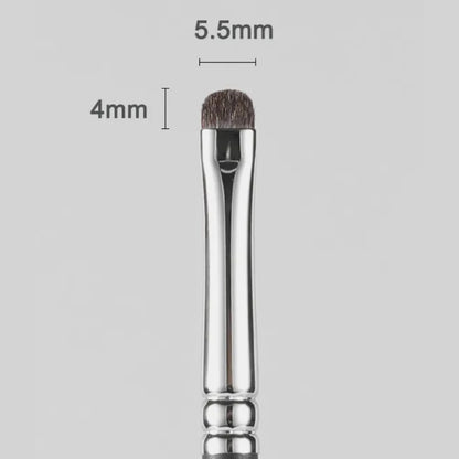Soft goat hair bristles for effortless eyeliner blending 5