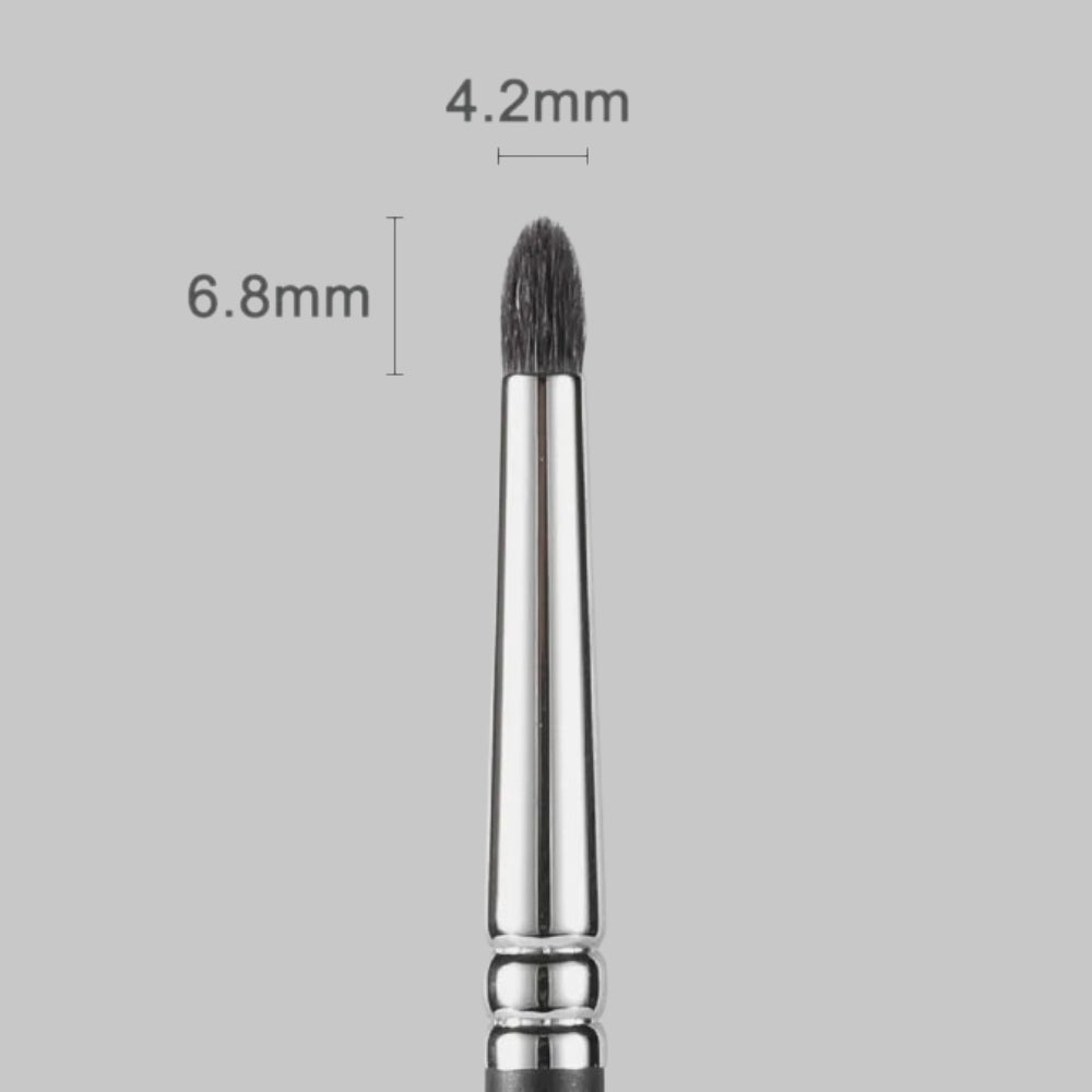 Soft goat hair bristles for smooth eyeshadow application 5