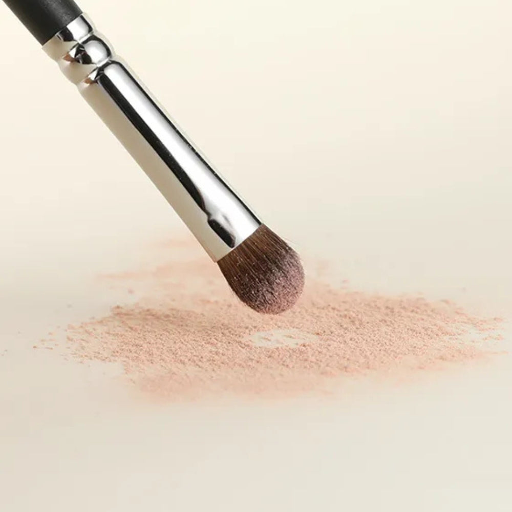 Professional makeup blending brush with ultra-soft pony hair bristles 4