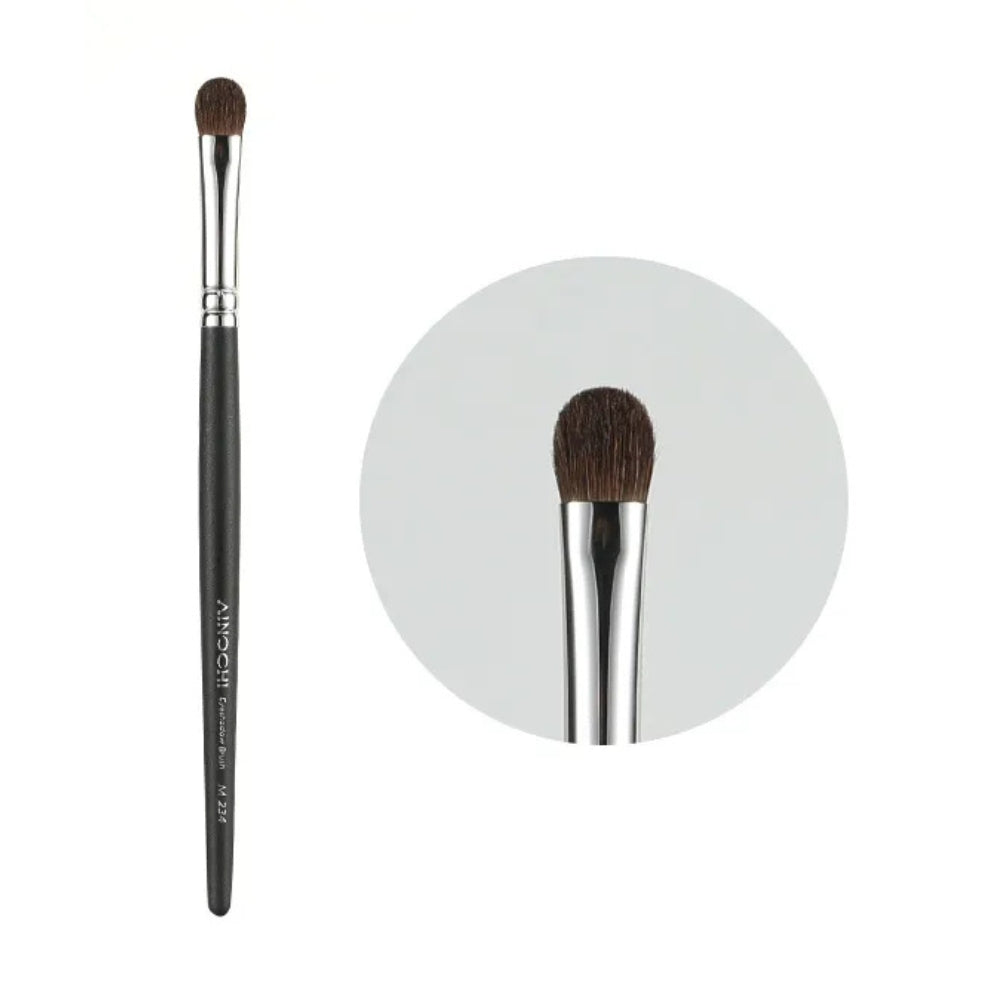 Professional makeup blending brush with ultra-soft pony hair bristles 1