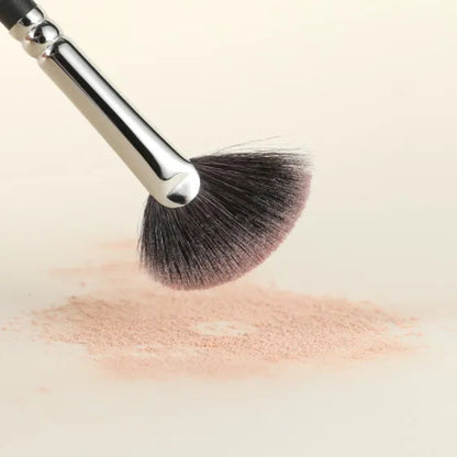 Professional makeup fan brush with ultra-soft goat hair bristles 4