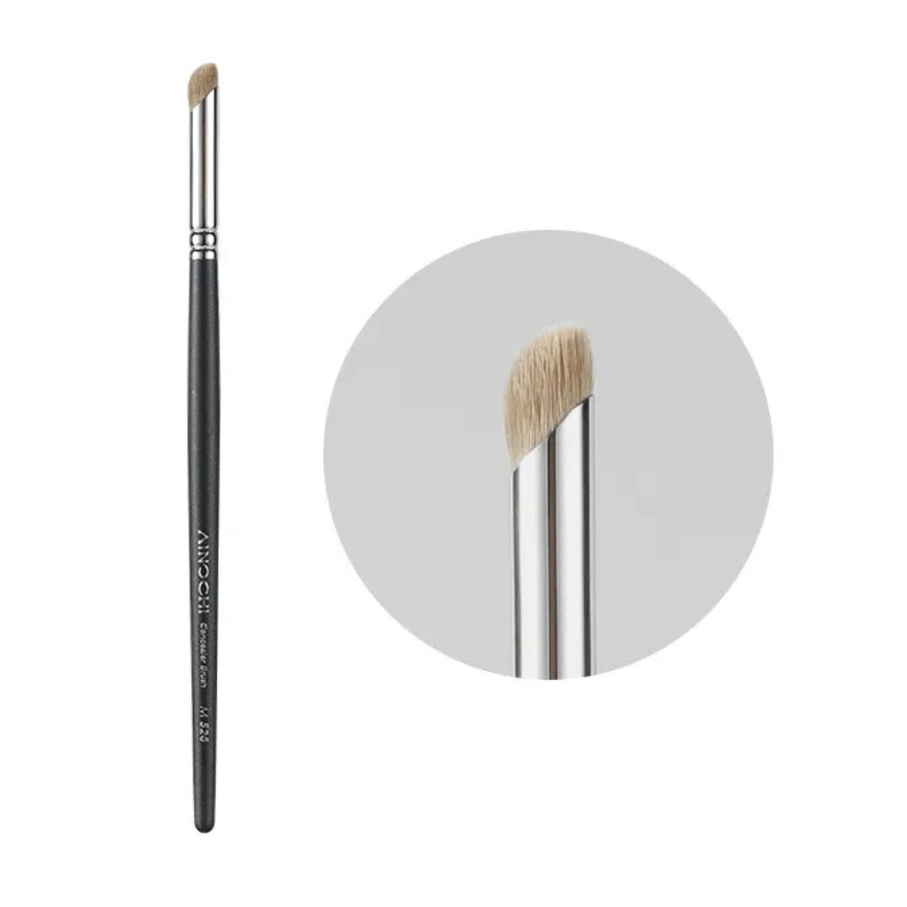 Ainochi M526 Precision Eyeshadow Concealer Brush for flawless blending 1
