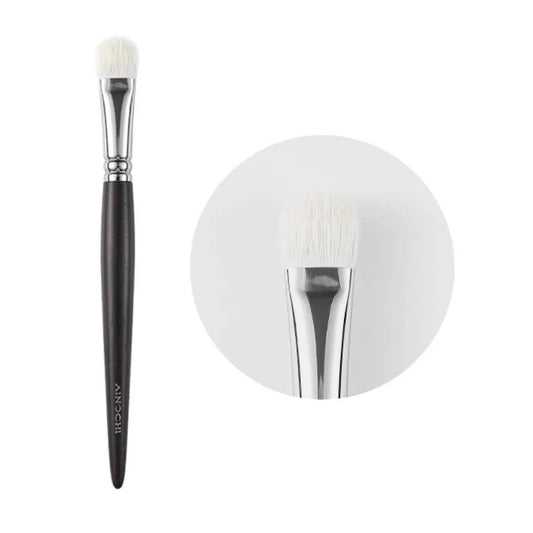 Ultra-soft goat hair bristles for seamless blending 1