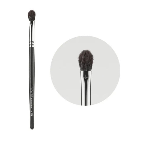 Professional-quality eyeshadow brush for precision blending 1