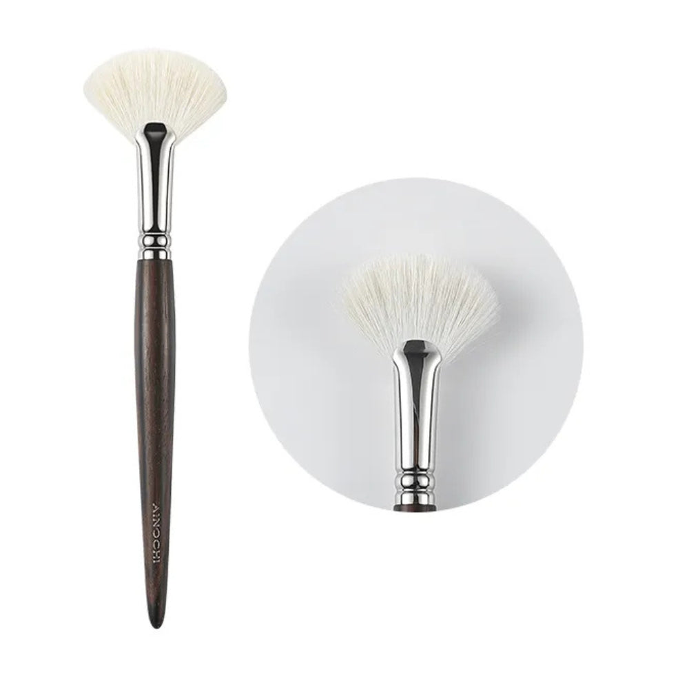 Ultra-soft goat hair highlighter brush for flawless blending 1