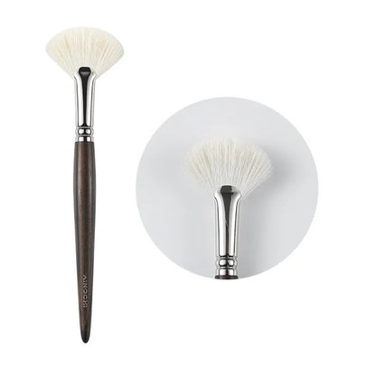 Ultra-soft goat hair highlighter brush for flawless blending 1