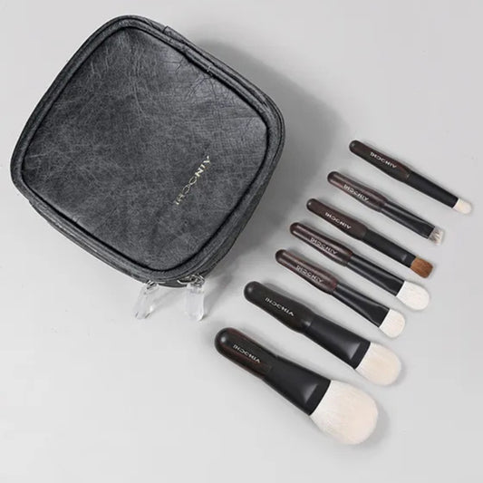 Portable makeup brush set with soft bristles 1