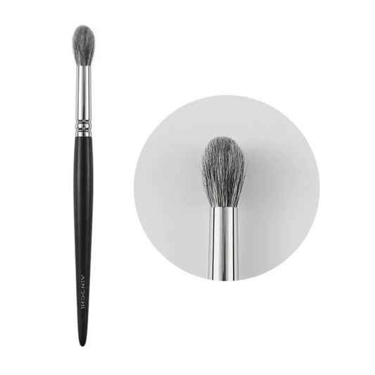 Essential makeup tool for flawless blending 1