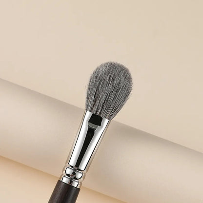 Small contour blush brush for precise application 3