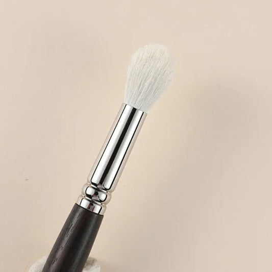 Professional highlighter brush for glowing skin 2