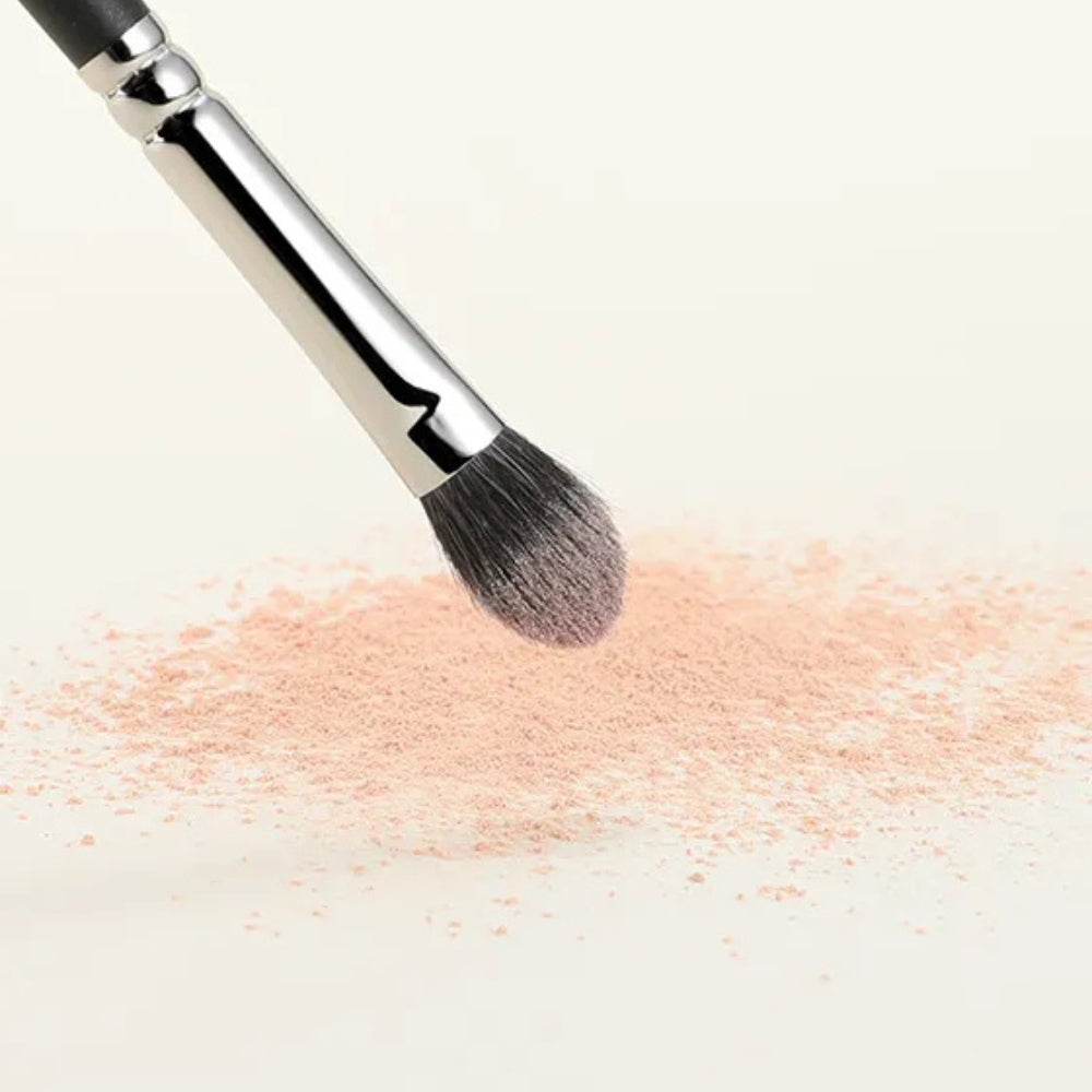 High-quality flat eyeshadow brush for precise application 3