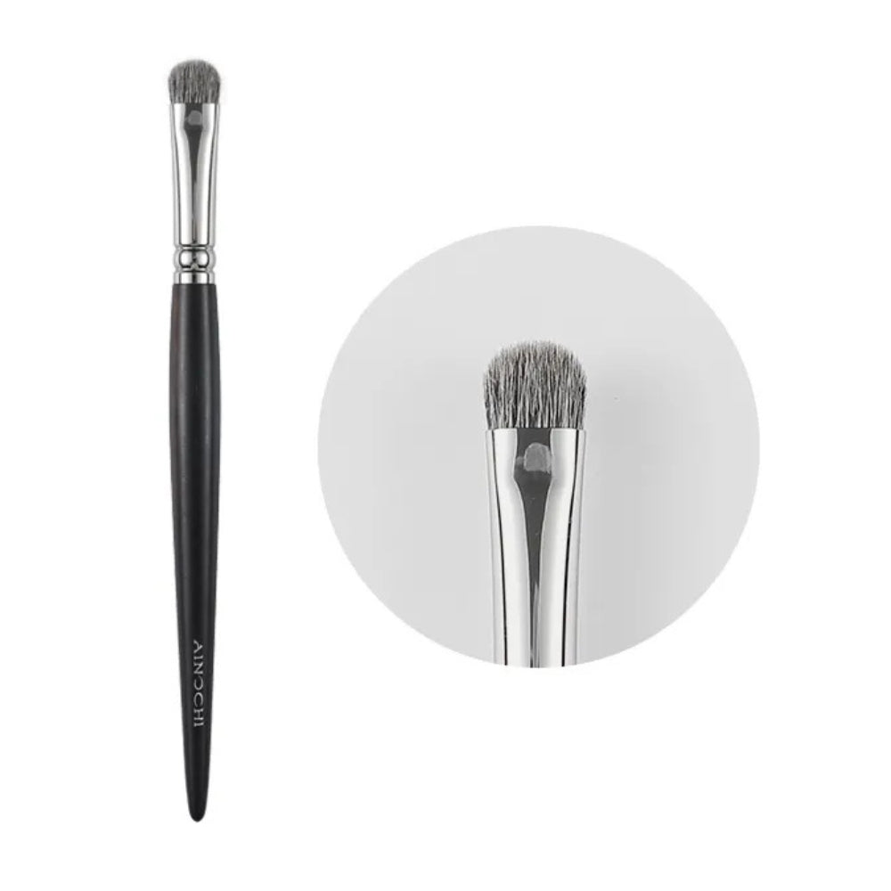 Precision application brush for controlled color placement 1
