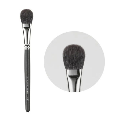 Soft goat hair makeup brush for a natural flush 1